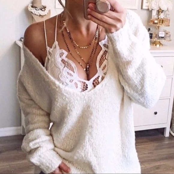 White Crochet Lace Bralette - Picture 3 of 5